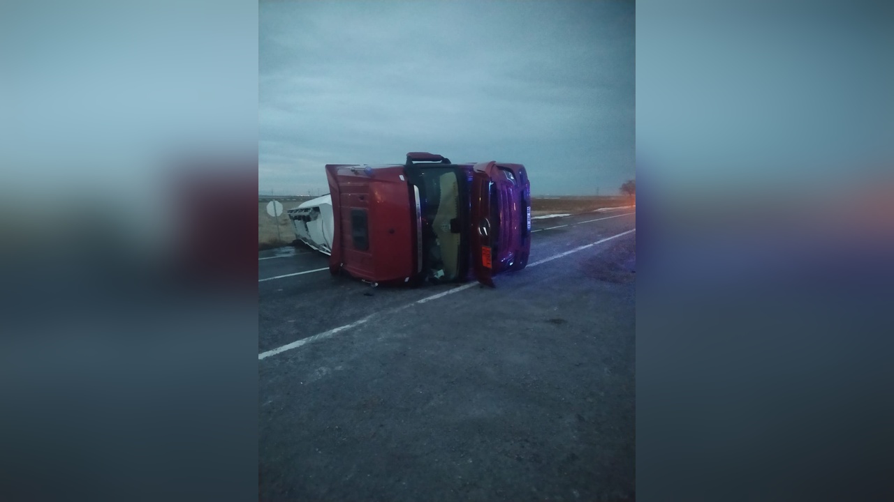 Niğde-Kayseri Yolunda Akaryakıt Tankeri Devrildi