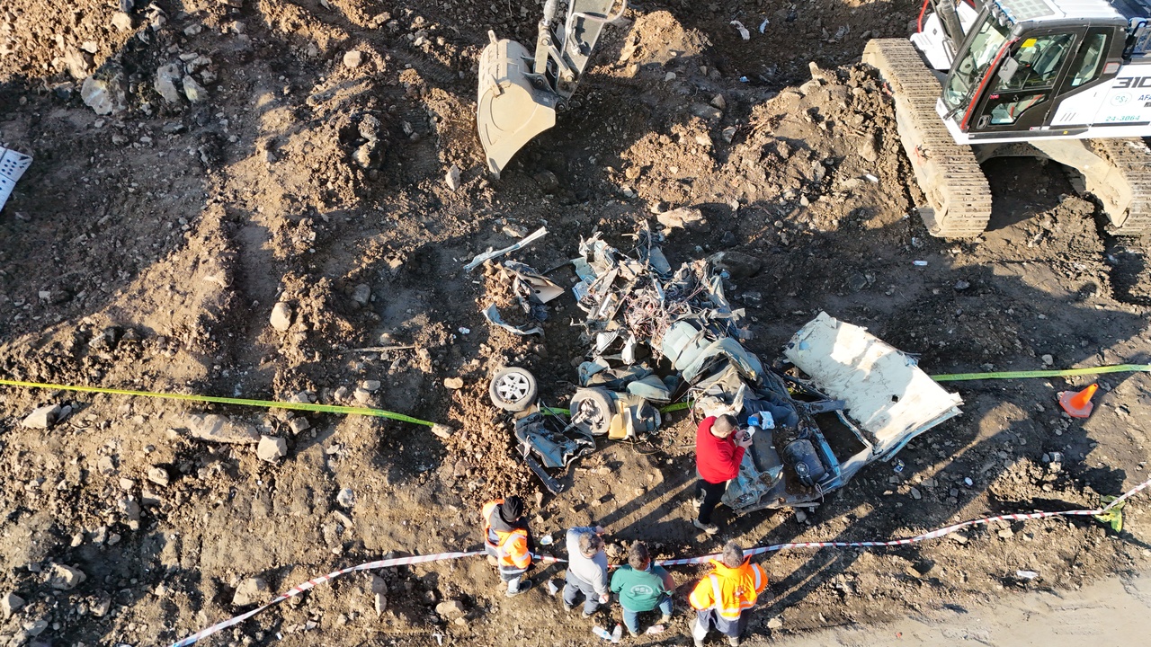 Karadeniz Sahil Yolu'nda Heyelan Sonrası Temizlik Çalışmaları Başladı