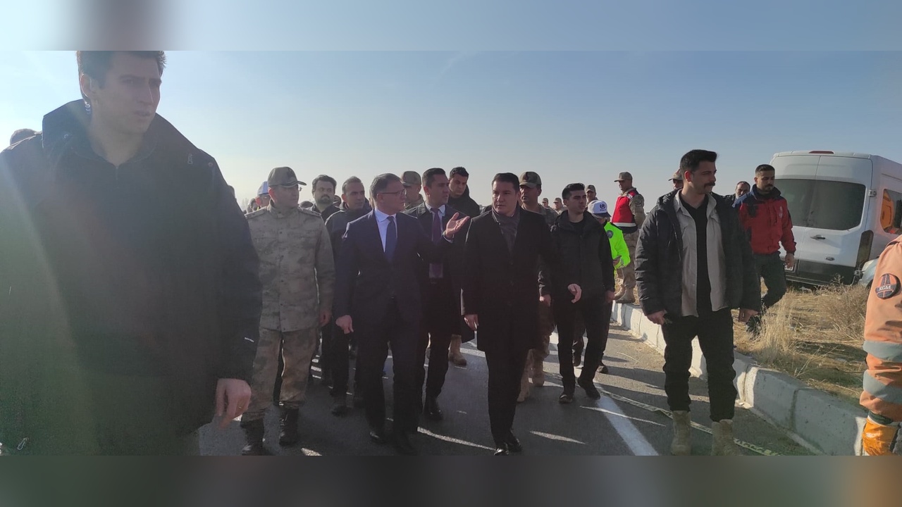 Van'da Zincirleme Kazalar: 1 Ölü, 51 Yaralı