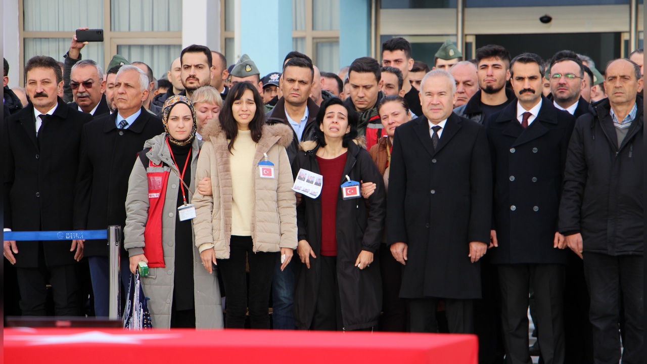 Helikopter Kazasında Şehit Olanlar Törenle Uğurlandı