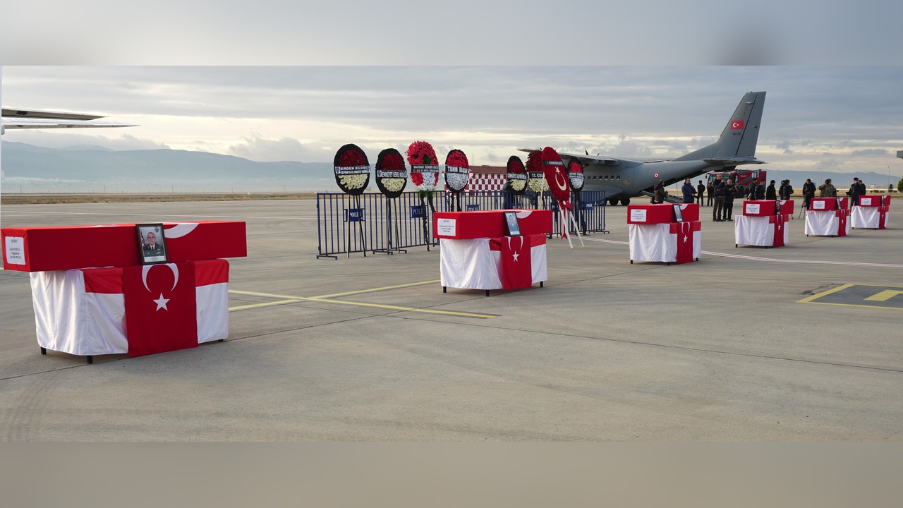 Helikopter Kazasında Şehit Olanlar Memleketlerine Uğurlandı