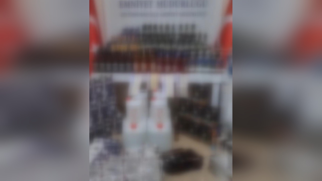 Zeytinburnu'nda Sahte İçki Operasyonu: 300 Litre Yakalandı