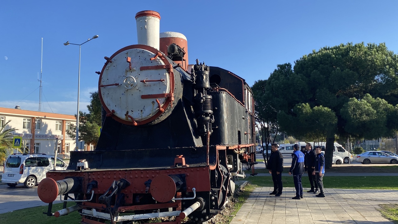 Dekor Lokomotif Alevlere Teslim Oldu