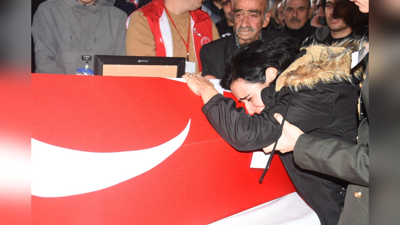 Şehit Teğmen Son Yolculuğuna Uğurlandı
