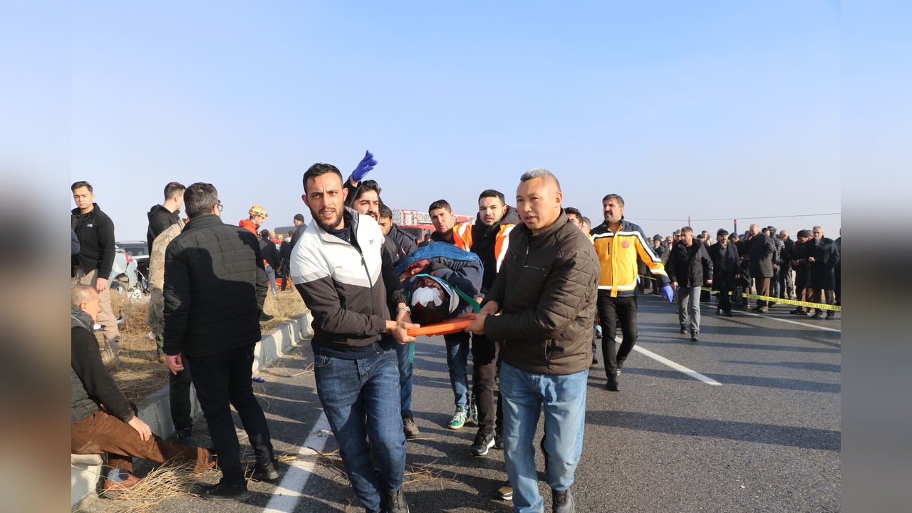 Van'da Zincirleme Kazalar: 9 Yaralı Ağır, 30 Kişi Tedavi Altında