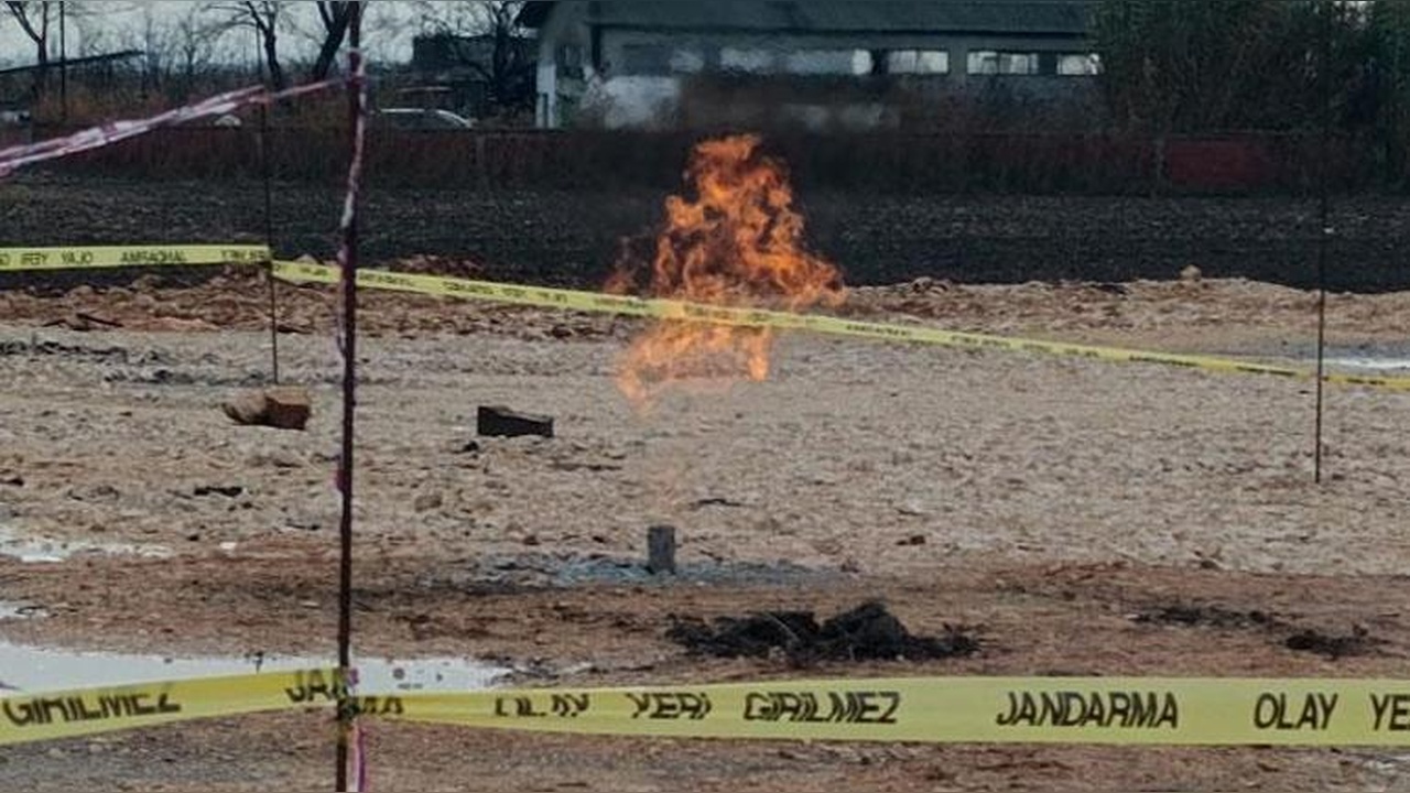Kazı Çalışmalarında Doğal Gaz Patladı: 52 Saat Süren Yangın Devam Ediyor