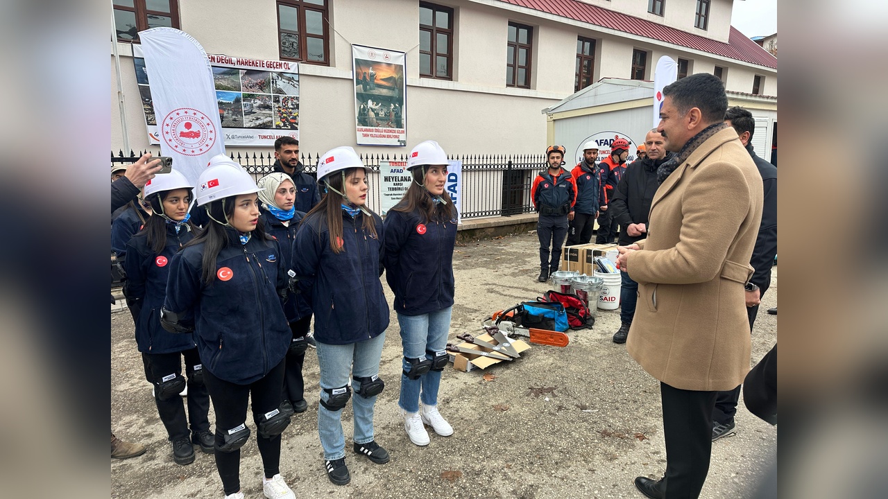 Tunceli'de Deprem Müdahale Konteynerleri Kuruldu
