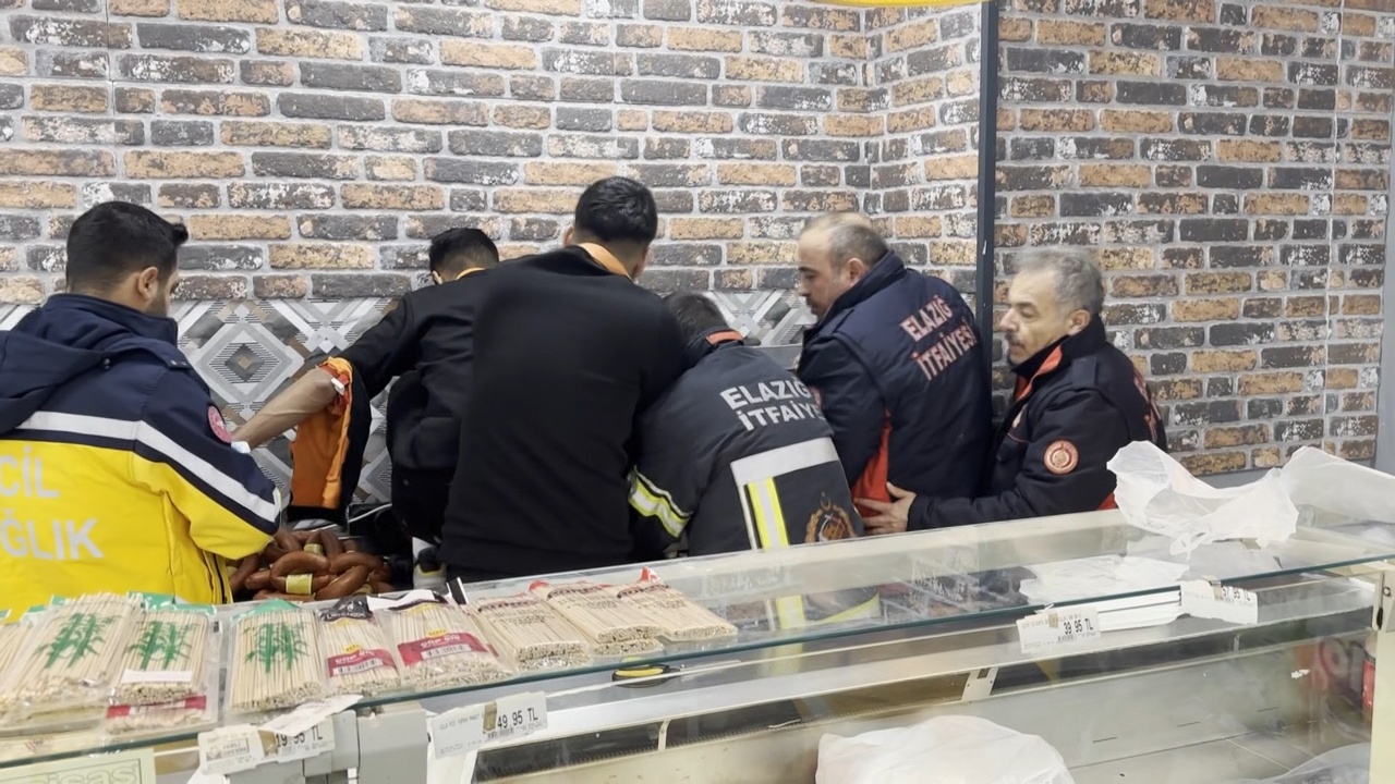 Market Çalışanının Kıyma Makinesine Sıkışması Sonucu Yaralandı