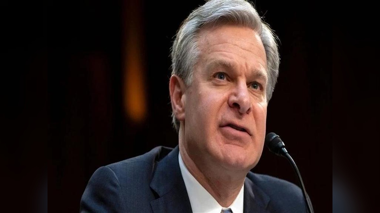 FBI Direktörü Wray, Trump'ın Göreve Gelmesinden Önce İstifa Edecek