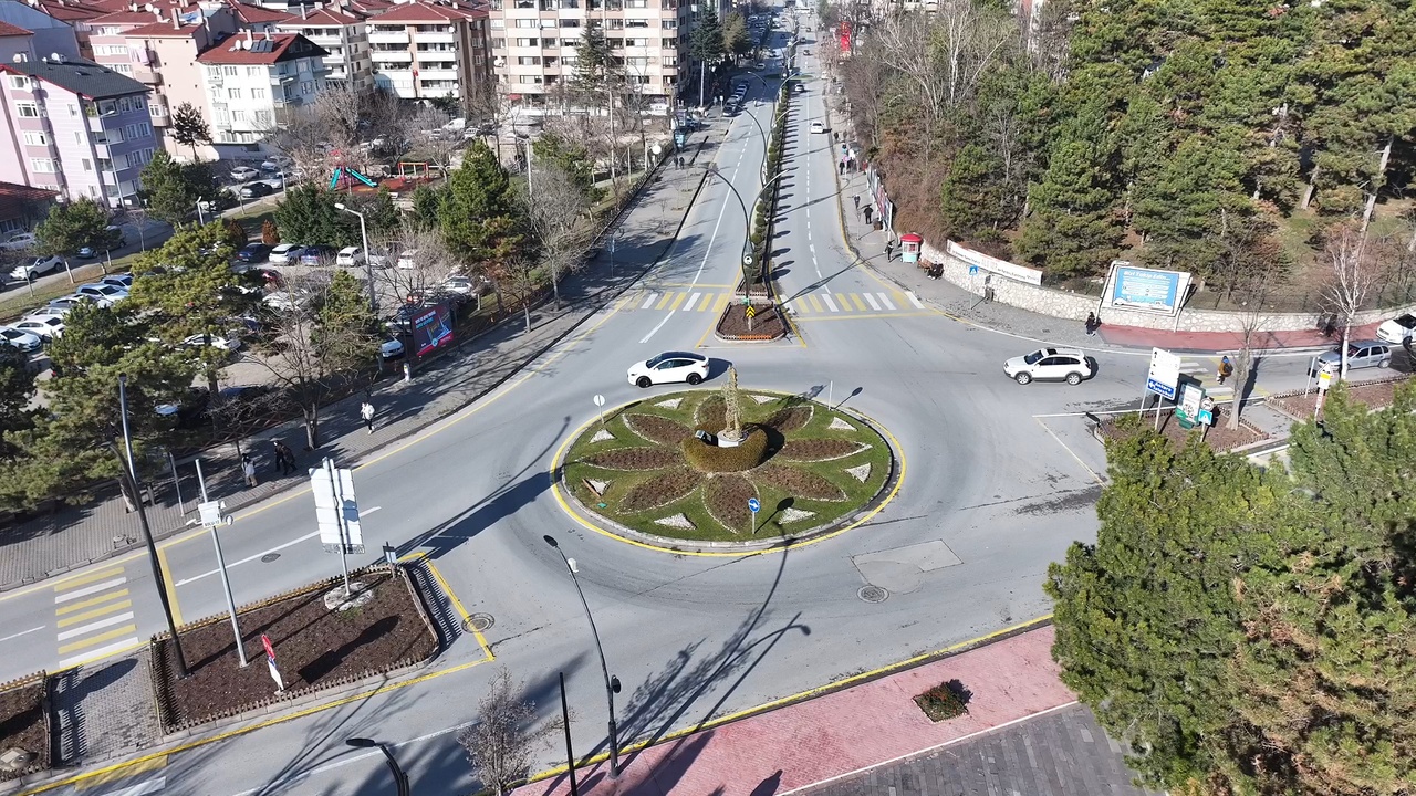 Bolu'da Trafik Işıkları Kaldırıldı, Enerji Tasarrufu 20 Milyon Lira