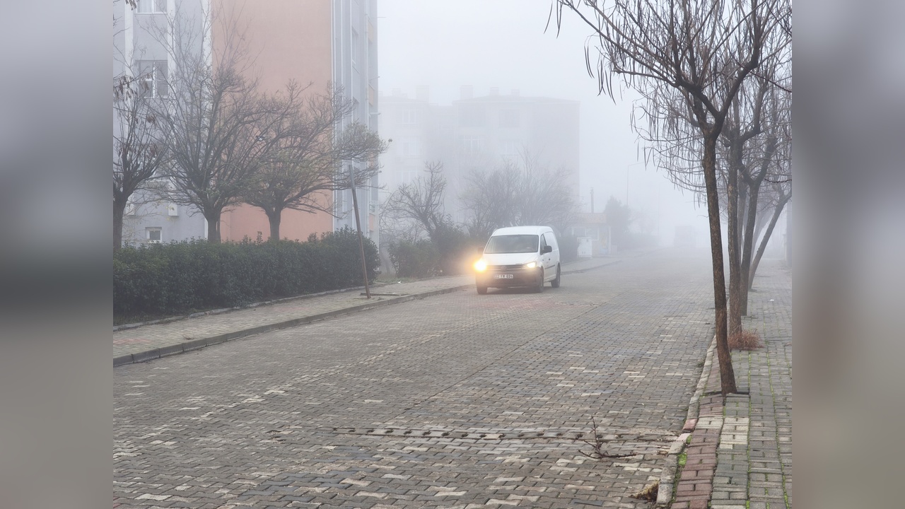 Edirne'de Görüş Mesafesi Düşük Sis Etkisi