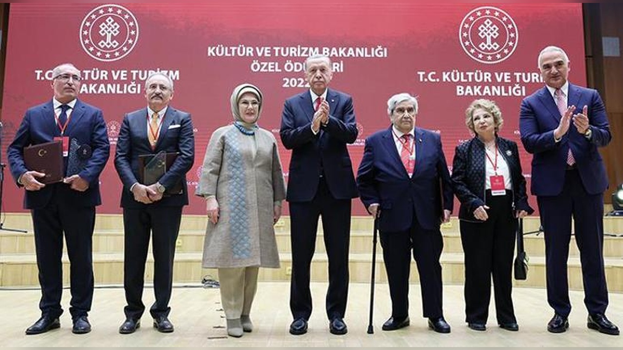 Cumhurbaşkanı Erdoğan, ödül töreninde mahalle baskısına karşı durdu