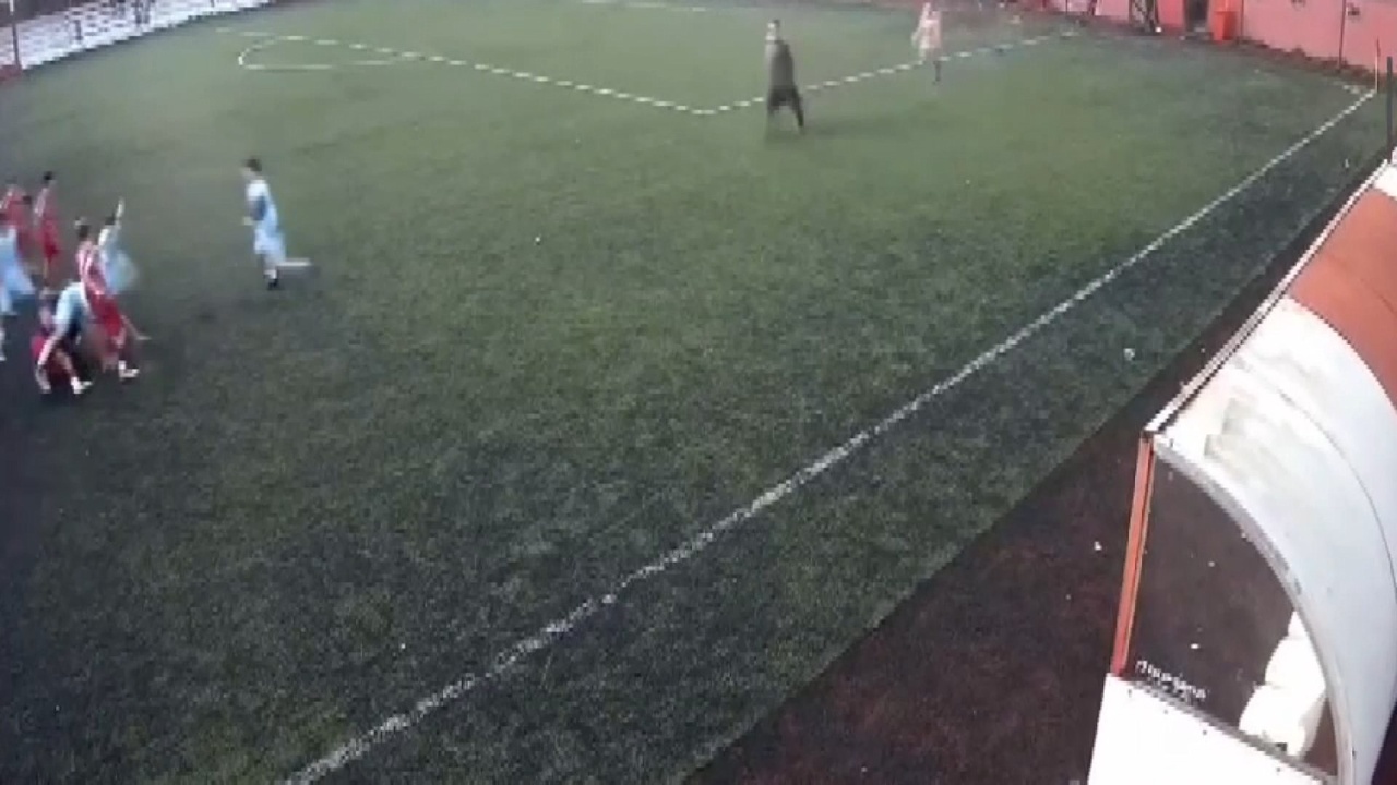 Şişli'de U-14 Futbol Maçında Kavga Çıktı
