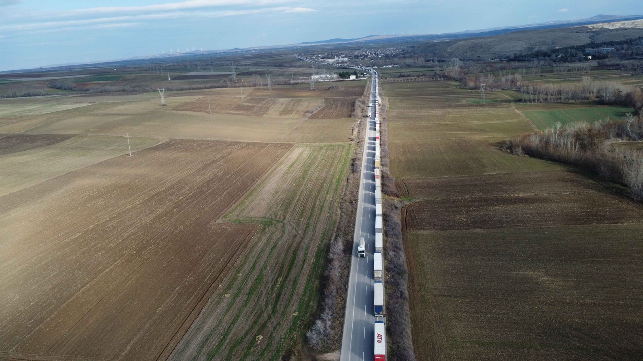 Hamzabeyli Sınır Kapısı'nda Uzun TIR Kuyruğu Oluştu