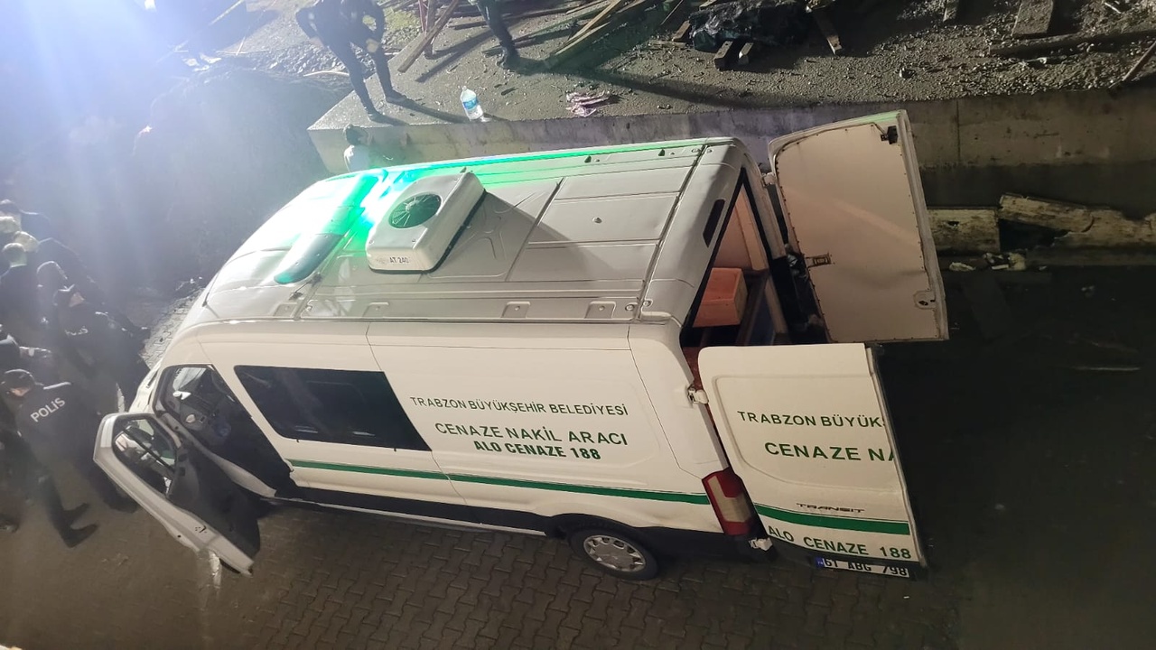 Trabzon'daki İnşaat Çökmesi: 1 İşçi Hayatını Kaybetti