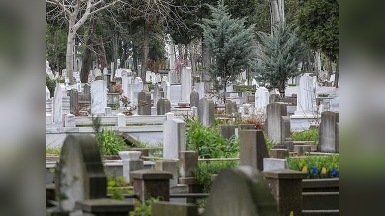 İstanbul'da Mezarlık Ücretleri Rekor Kırdı: 111 Bin 632 Lira