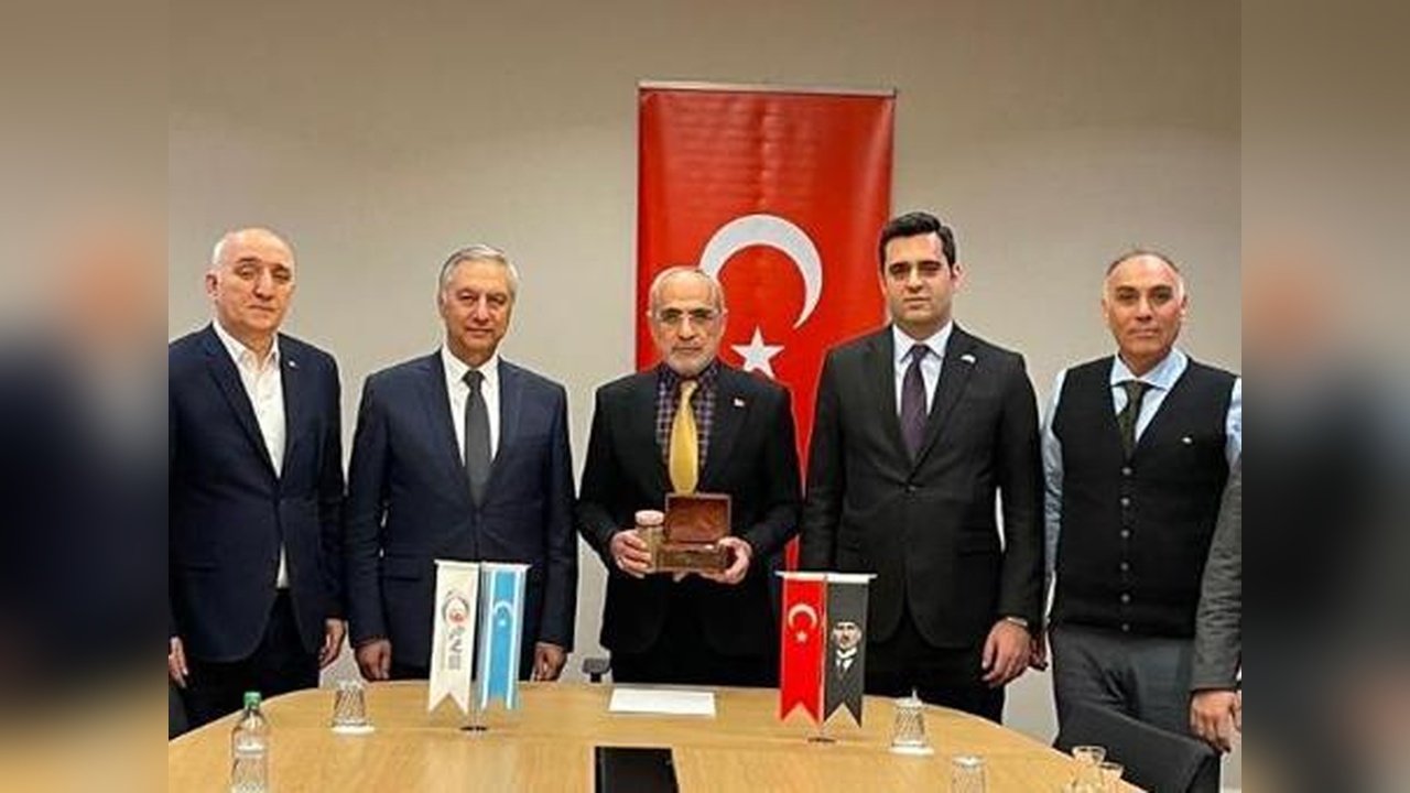 Cumhurbaşkanı Başdanışmanı Topçu, Çalışan Gazeteciler Günü'nü Kutladı