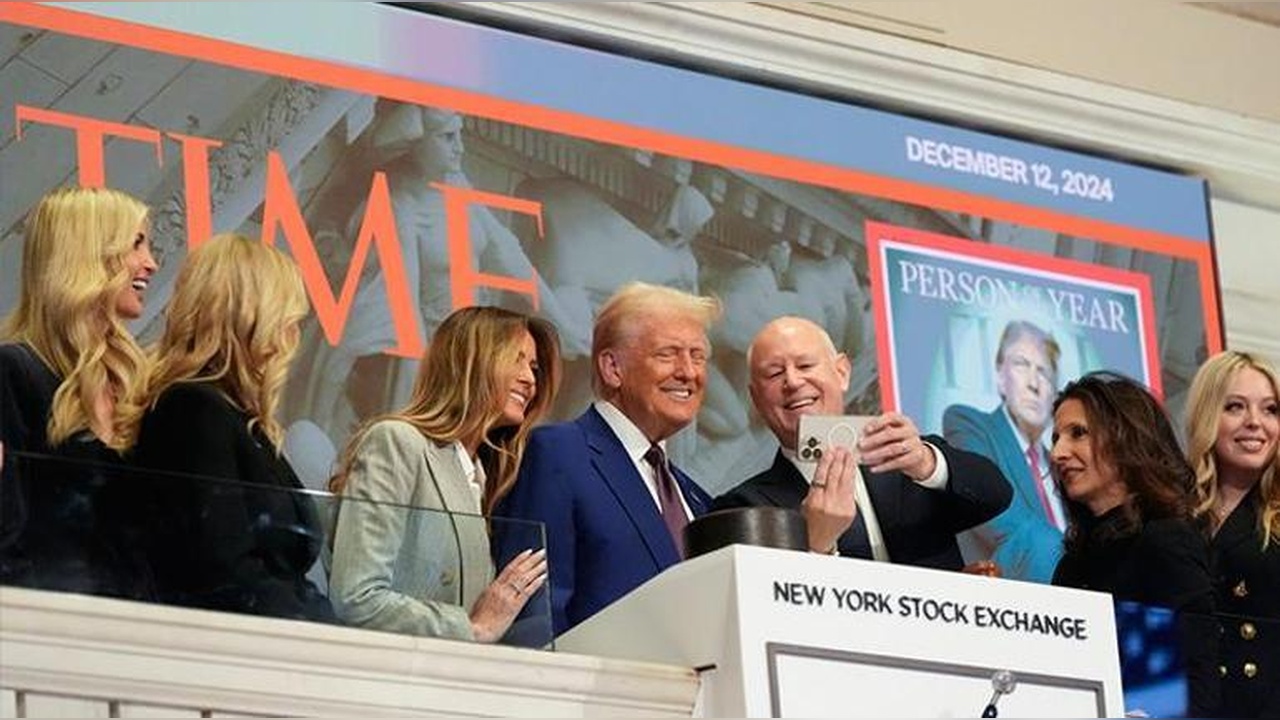 Trump, New York Borsası'nda İlk Zili Çaldı