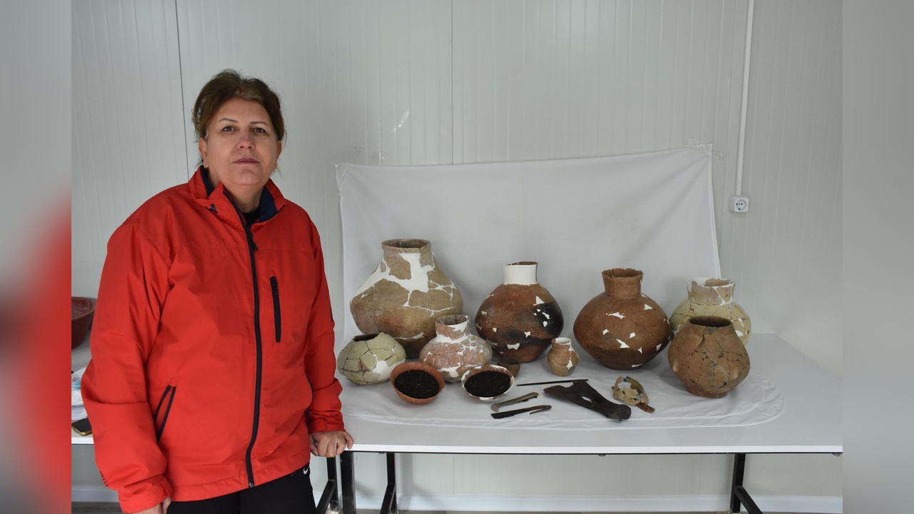 Ulucak Höyüğü'nde 7.800 Yıllık Toplu Buluntular Ortaya Çıktı