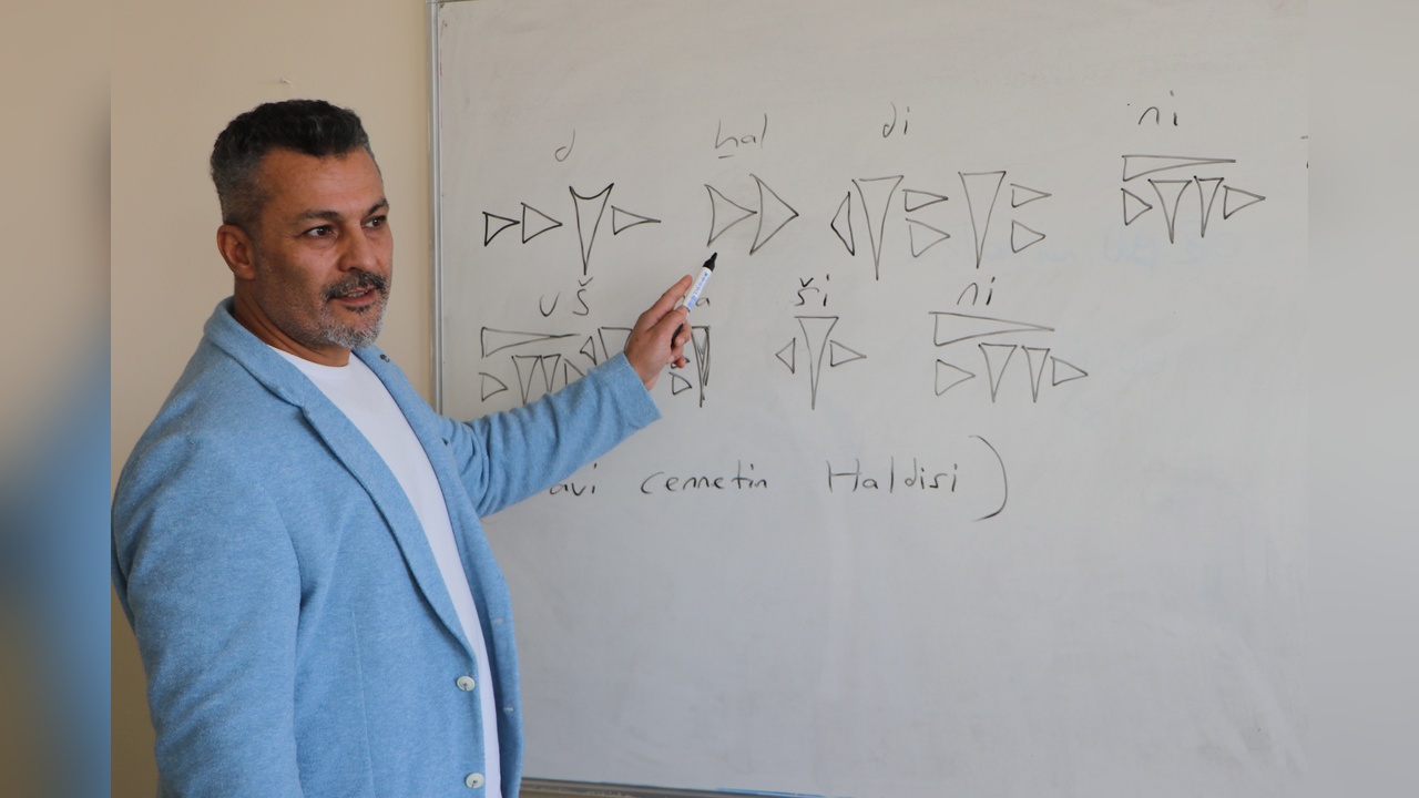 Van'da Urartu Dili Eğitimi Başladı