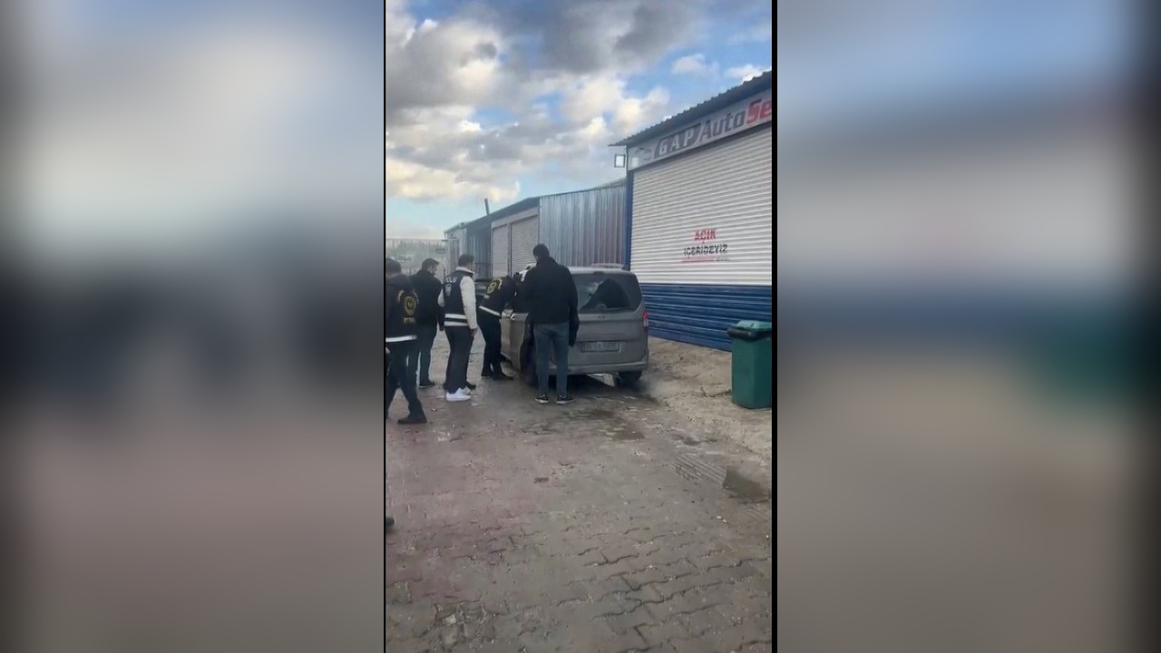 İstanbul'da Oto Hırsızlık Operasyonu: 18 Şüpheli Adliyeye Sevk Edildi