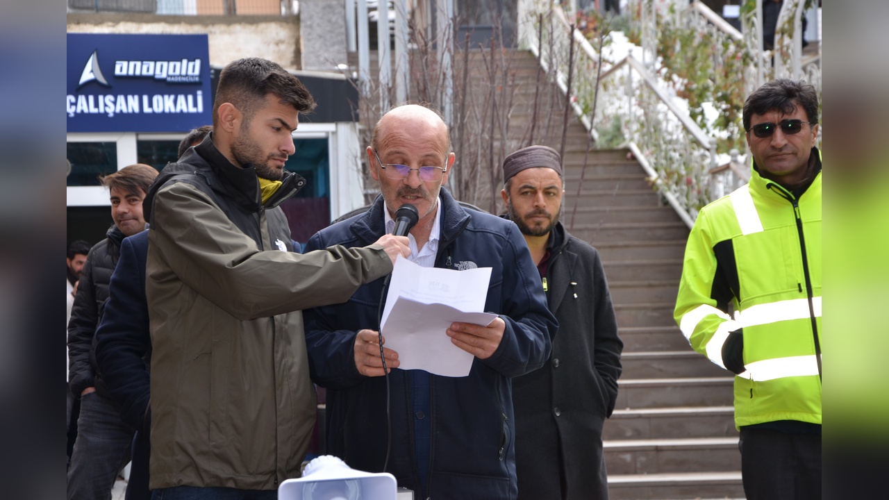 Kapatılan Maden İçin İşçiler Yeniden Açılma Talep Etti