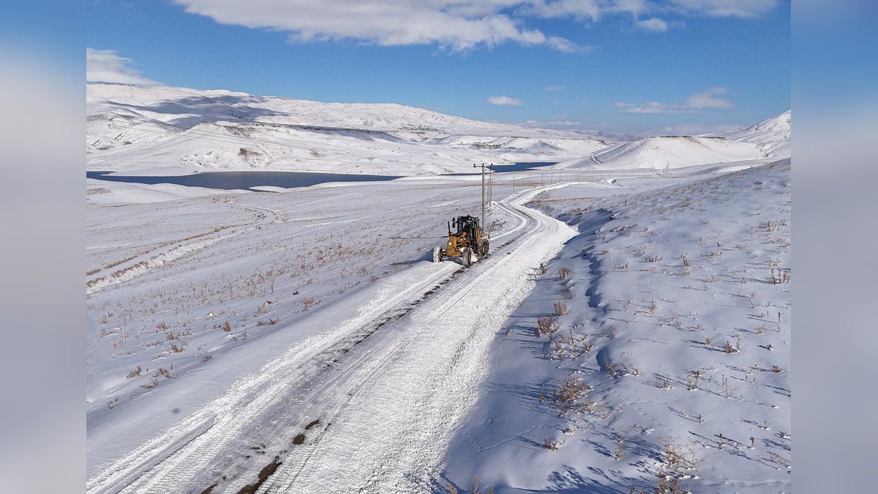 Van'daki 119 Yerleşim Yeri Kar Engeline Rağmen Ulaşıma Kavuştu