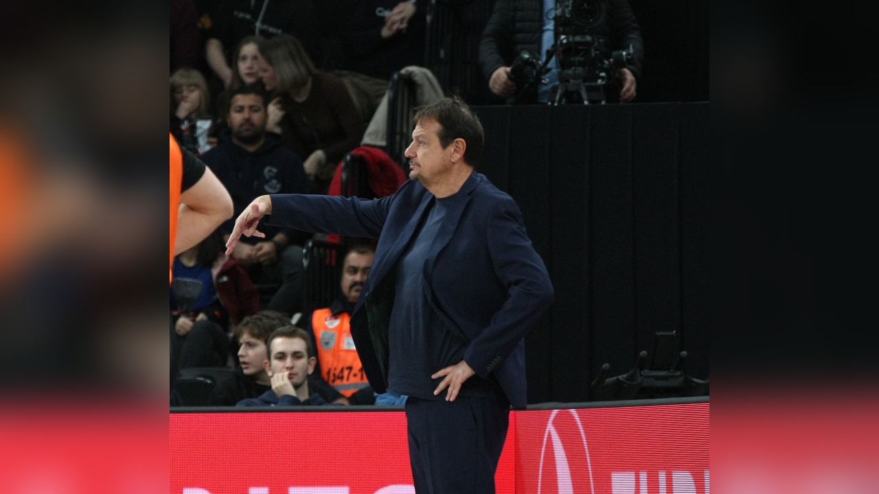 Anadolu Efes, Panathinaikos'u Farklı Geçti