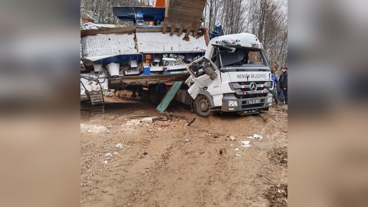 Taş Kırma Makinesi Devrildi, Belediye İşçisi Hayatını Kaybetti