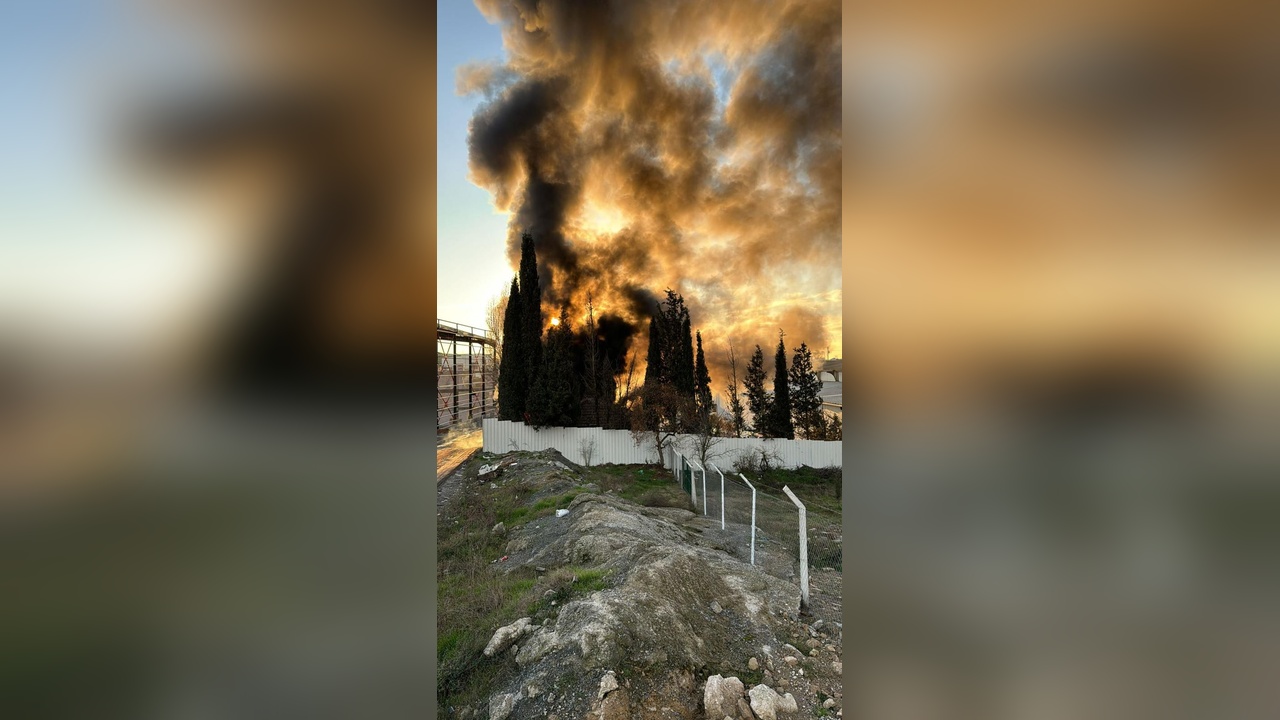 Gebze'deki Geri Dönüşüm Tesisinde Yangın Kontrol Altına Alındı