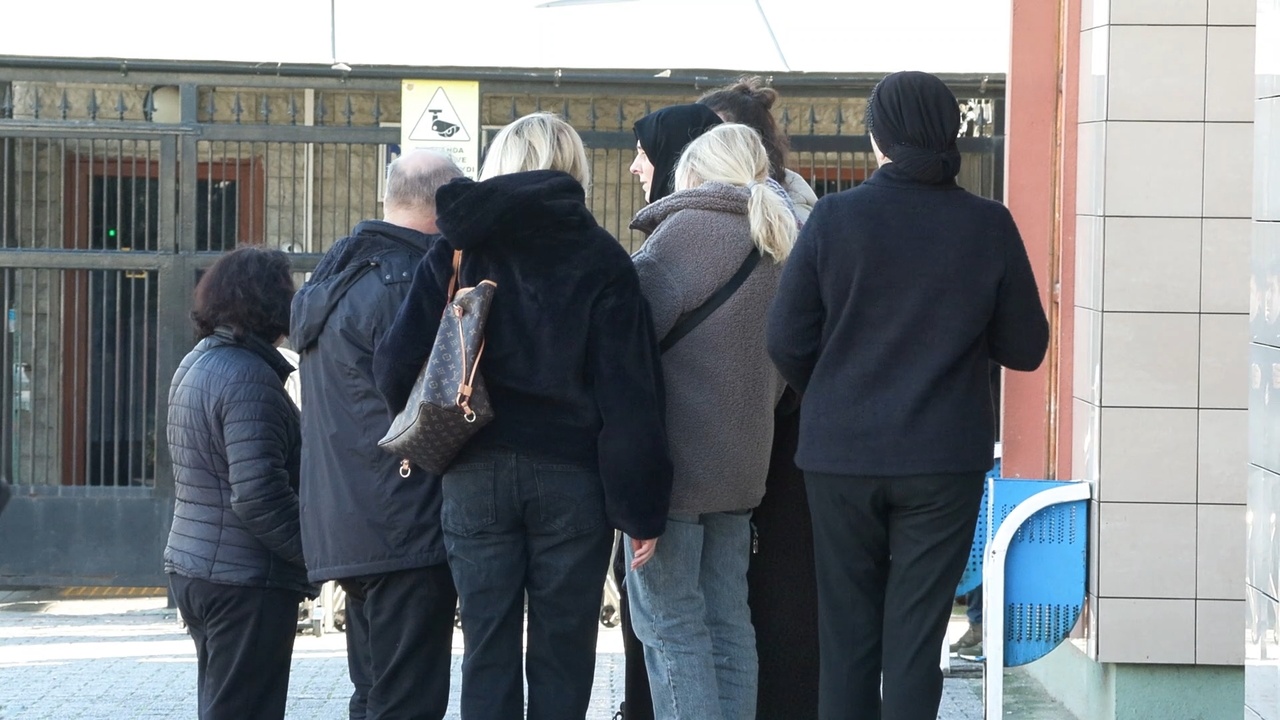 Beylikdüzü'nde Otoparkta Silahlı Saldırı: 1 Kişi Hayatını Kaybetti
