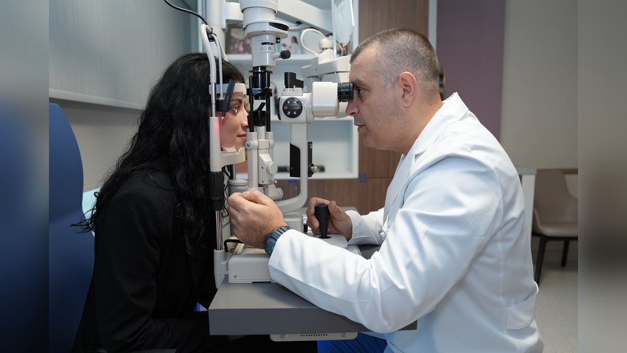 Kaş Düşüklüğü: Estetikten Daha Fazlası