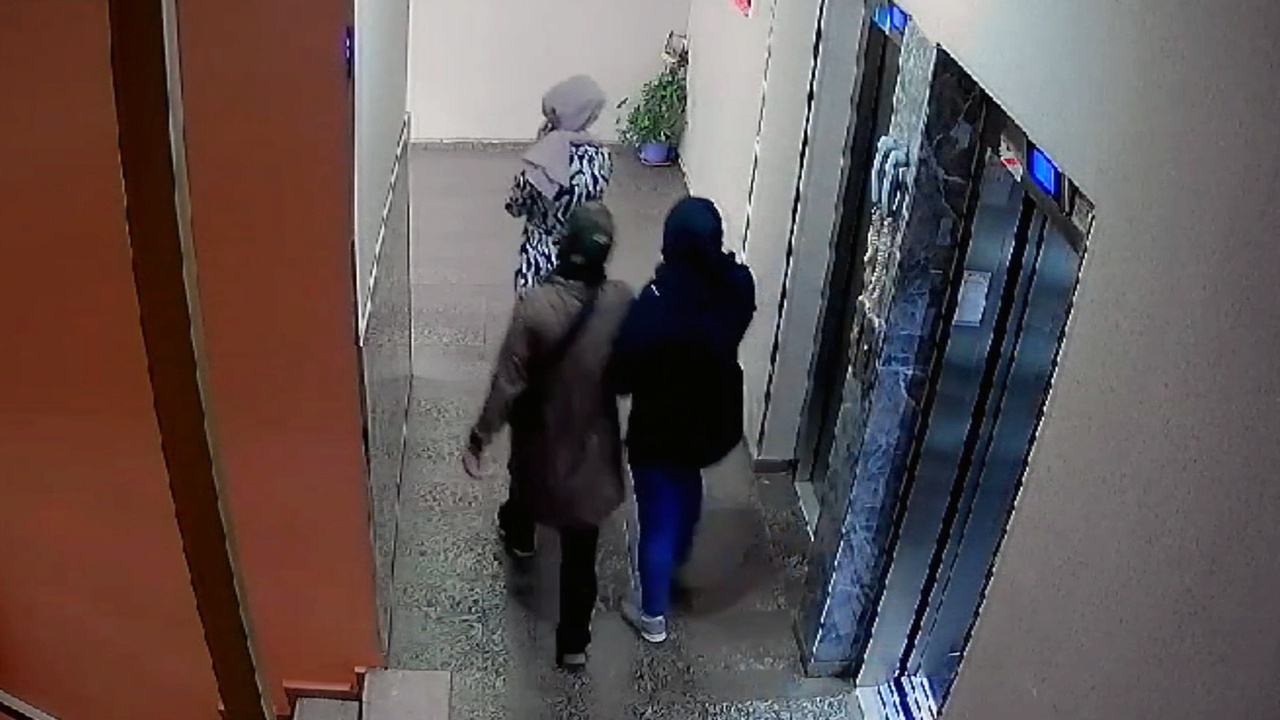 Eşarplı hırsızlar, 3 evden ziynet eşyası çaldı
