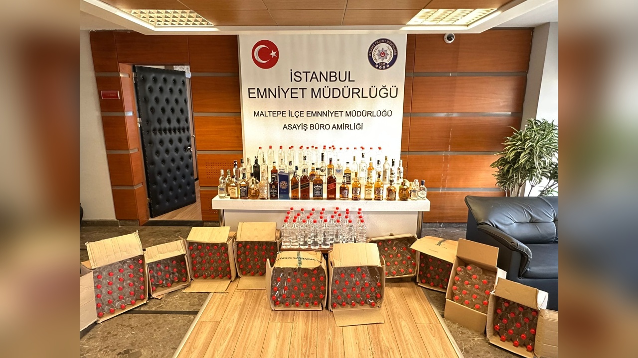 İstanbul'da Kaçak Sigara ve Sahte İçki Operasyonu: 4 Gözaltı