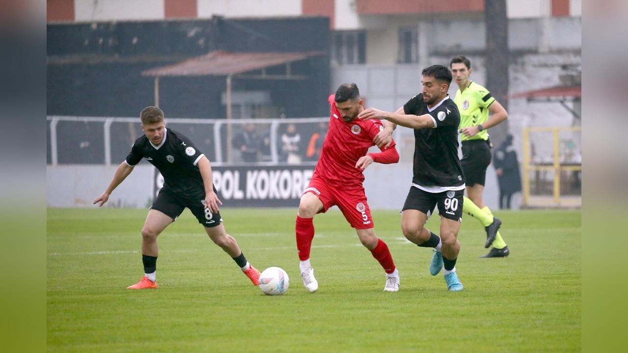 Karaman Futbol Kulübü Nazillispor'u Tek Golle Geçti