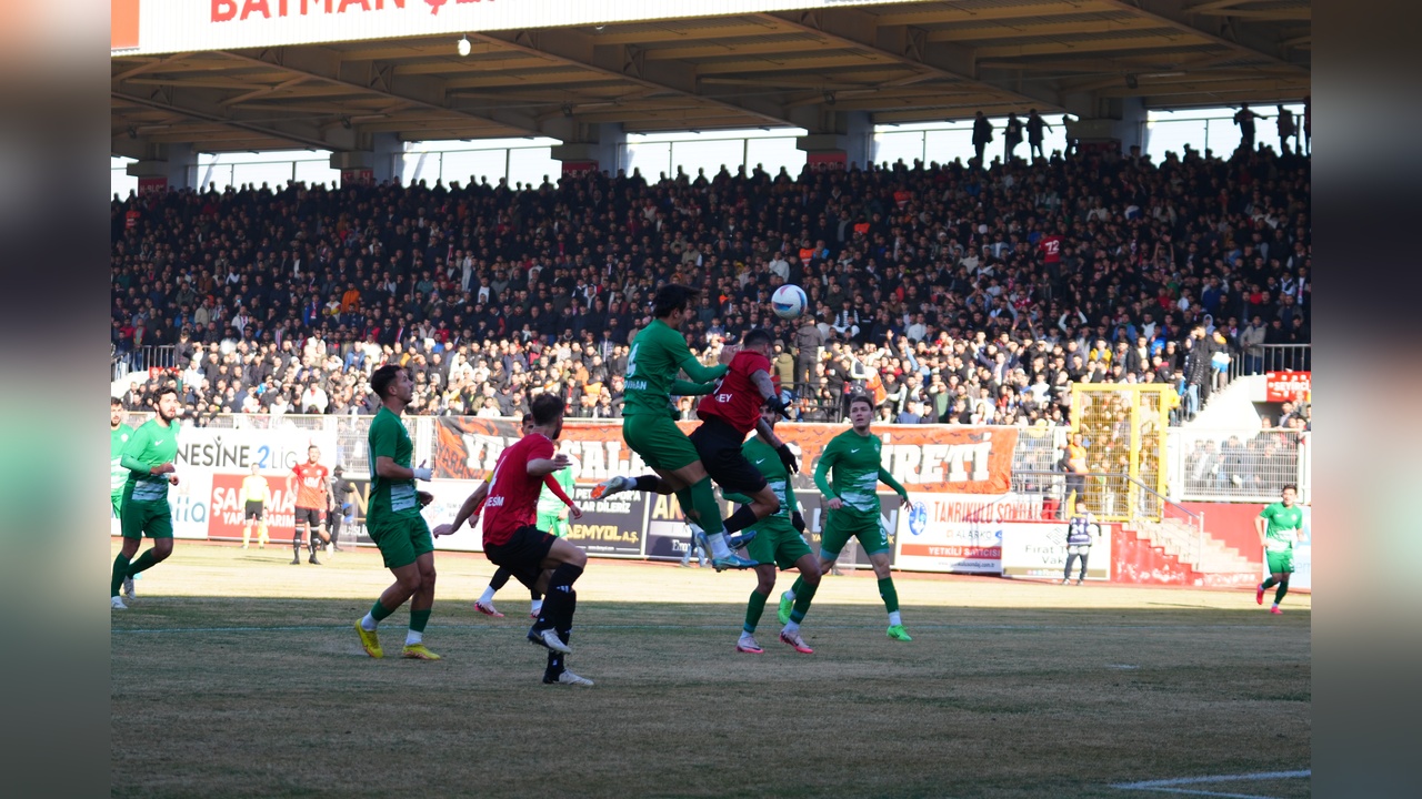 Batman Petrolspor, Kırklarelispor'u 4-1 Mağlup Etti