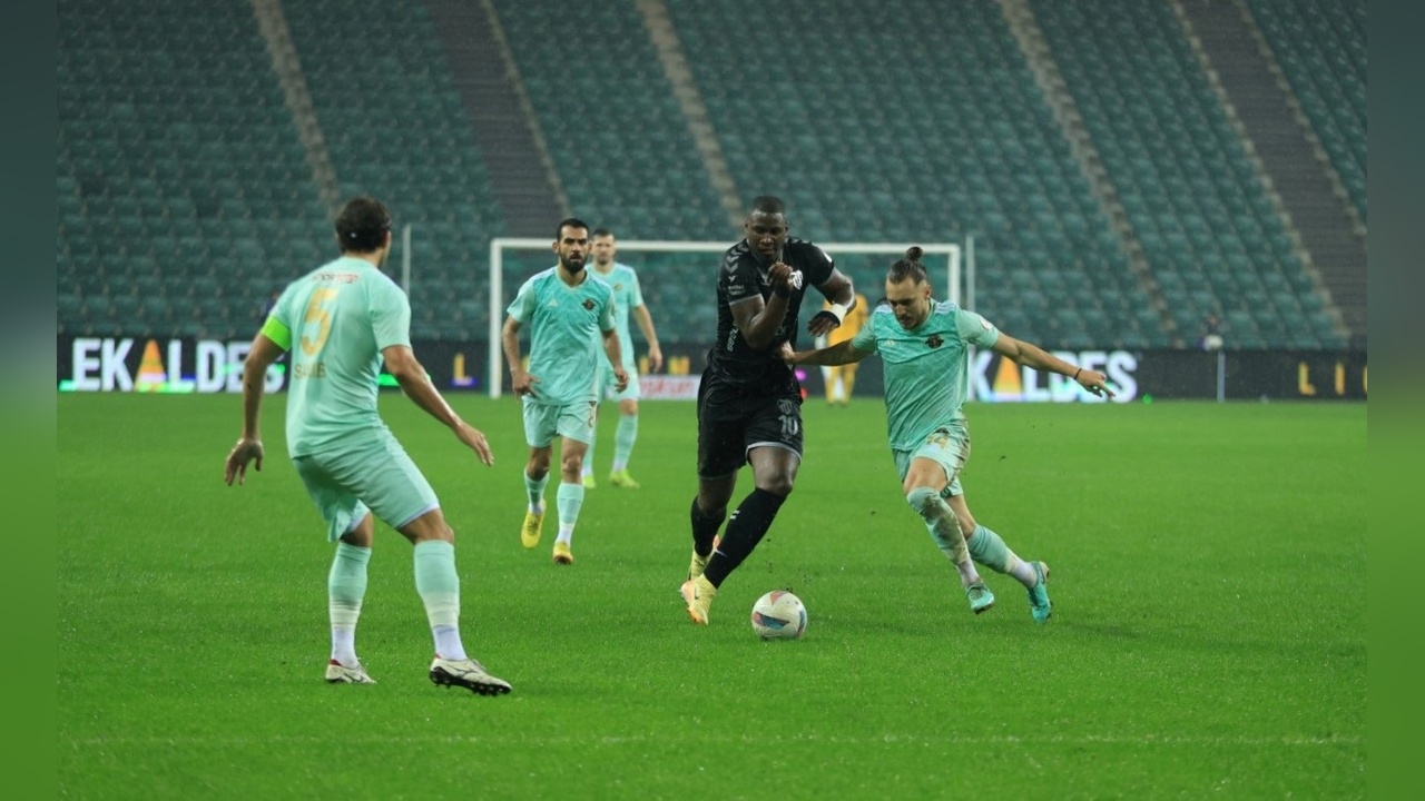 Esenler Erokspor, Kocaelispor'u 2-0 Mağlup Etti