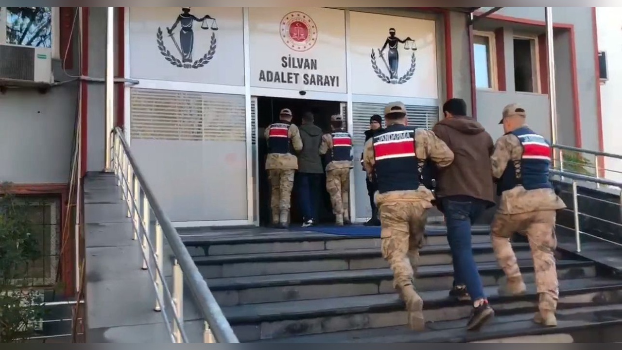 Diyarbakır'da Terörle Mücadele Operasyonu: Dört Kişi Gözaltında