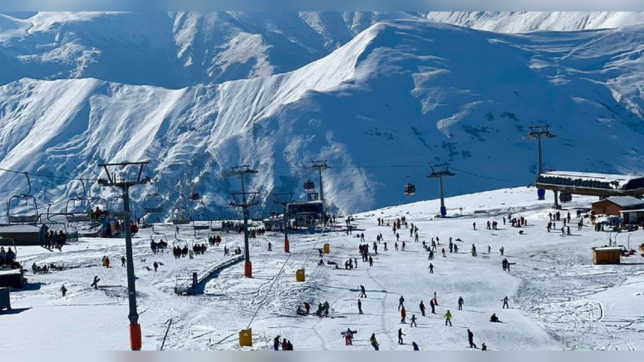 Gürcistan'daki kayak merkezinde karbonmonoksit zehirlenmesi sonucu 12 kişi hayatını kaybetti