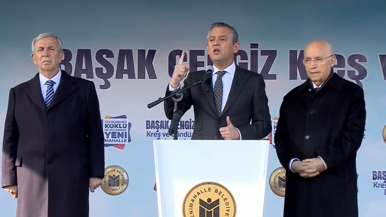 Özgür Özel: Türkiye, Sığınmacıları Göndermeli ve Kendi Gündemine Dönmeli