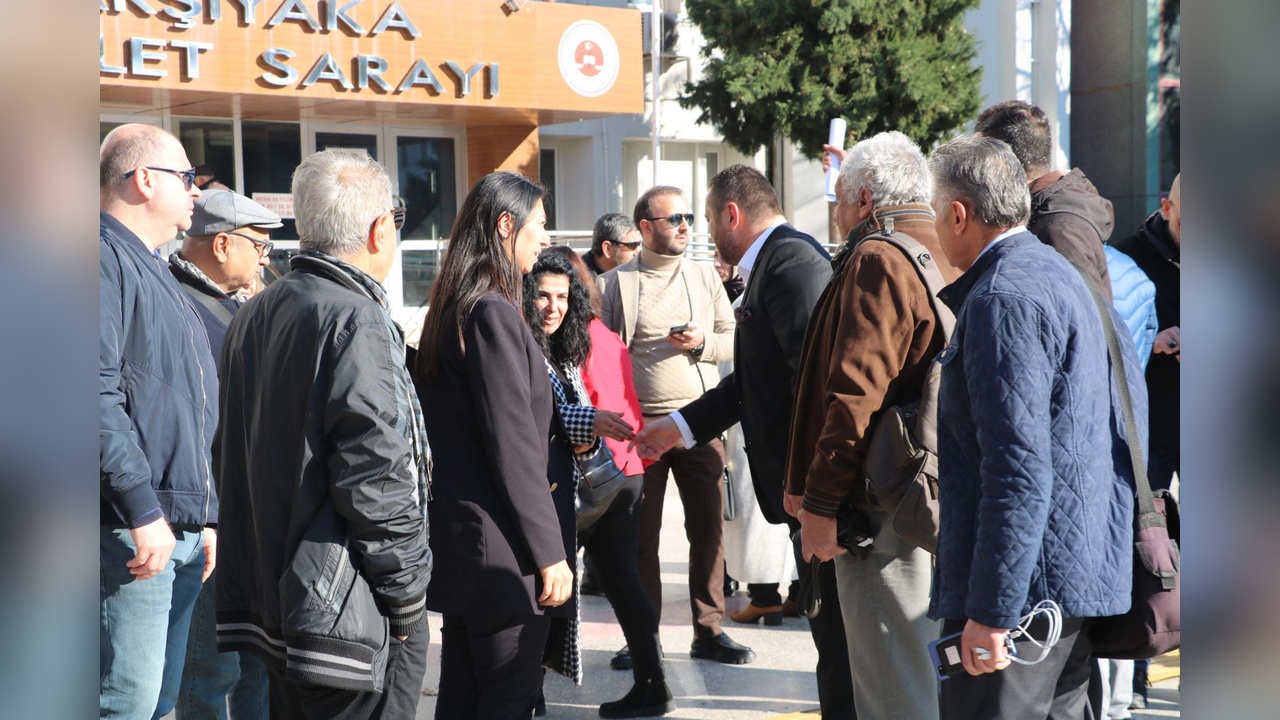 Karşıyaka'da Temizlik Araçları İhalesine Suç Duyurusu Yapıldı