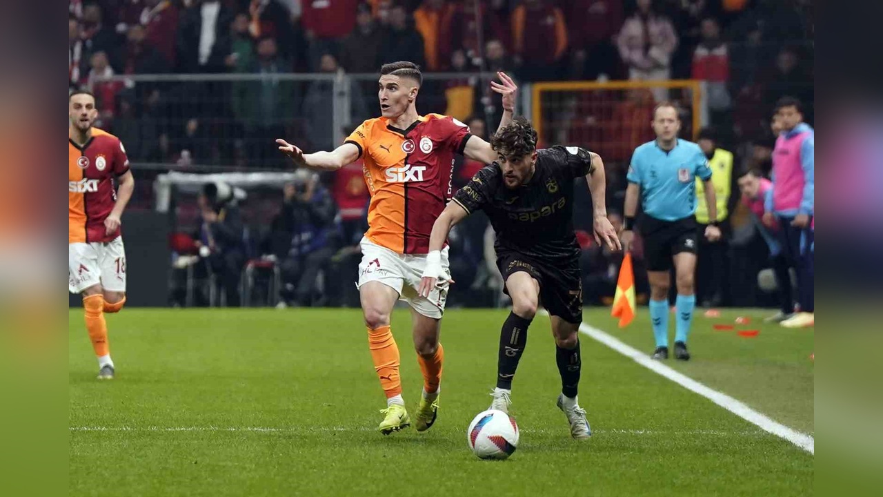 Roland Sallai, Cezalı Duruma Düşerek Takımını Zor Duruma Soktu