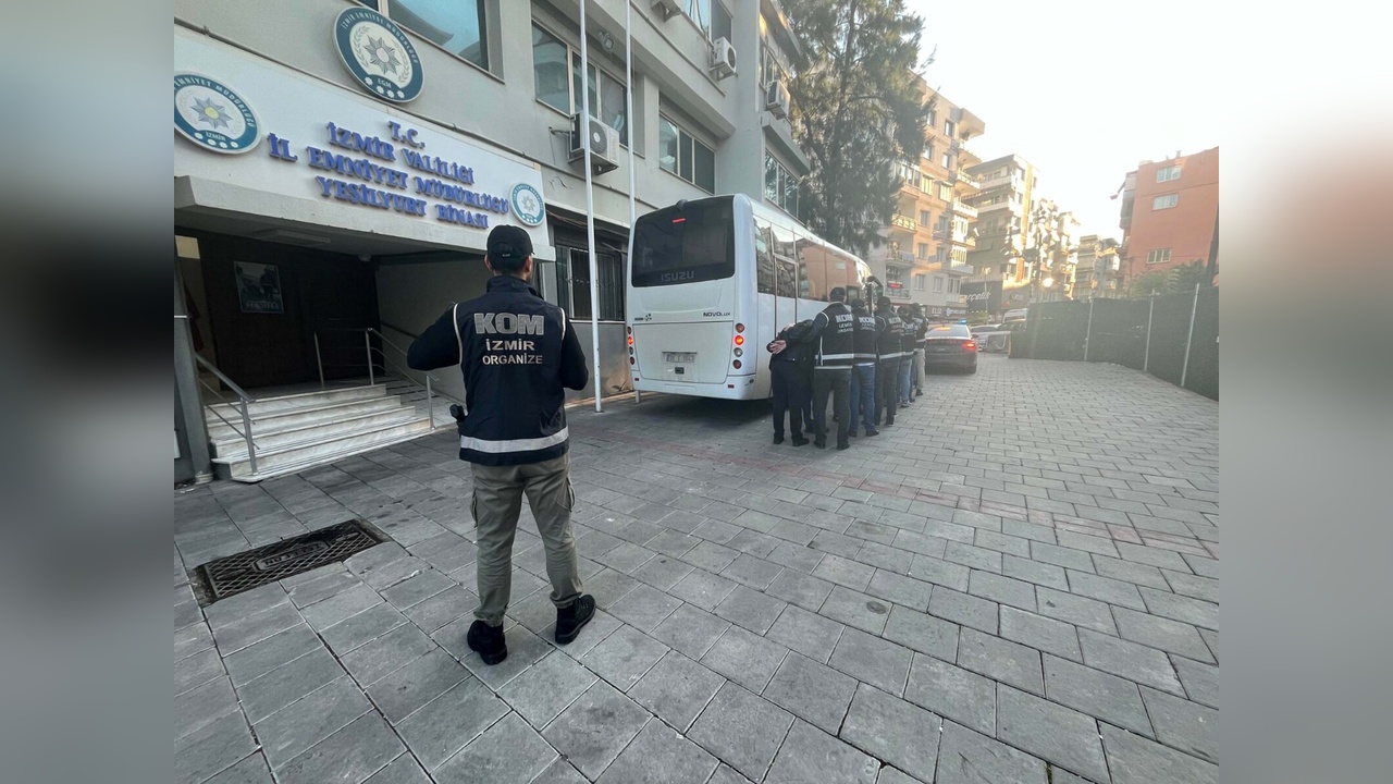 İzmir'de Suç Örgütüne Yönelik Operasyonda 7 Tutuklama