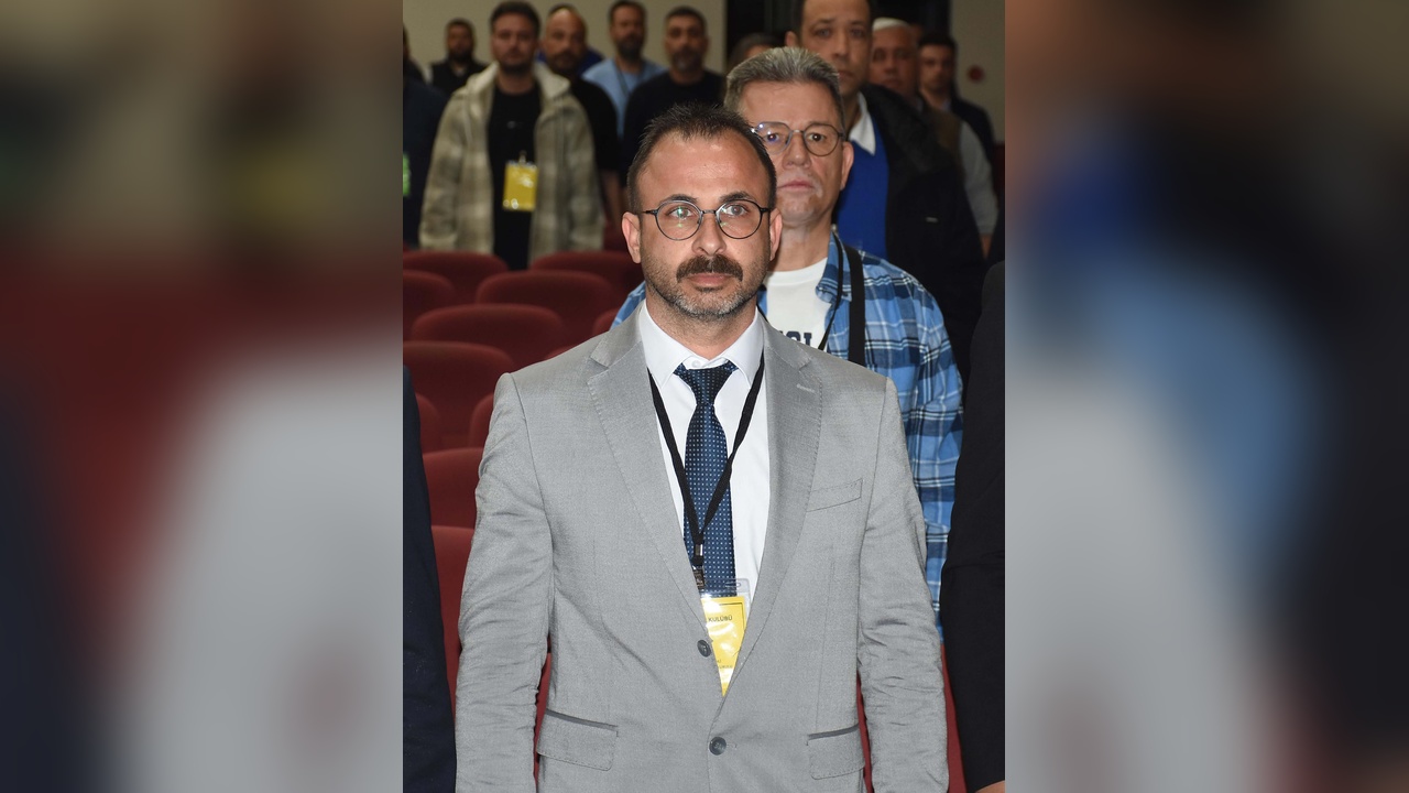 Altay Taraftarından Özkaral'a İstifa Çağrısı