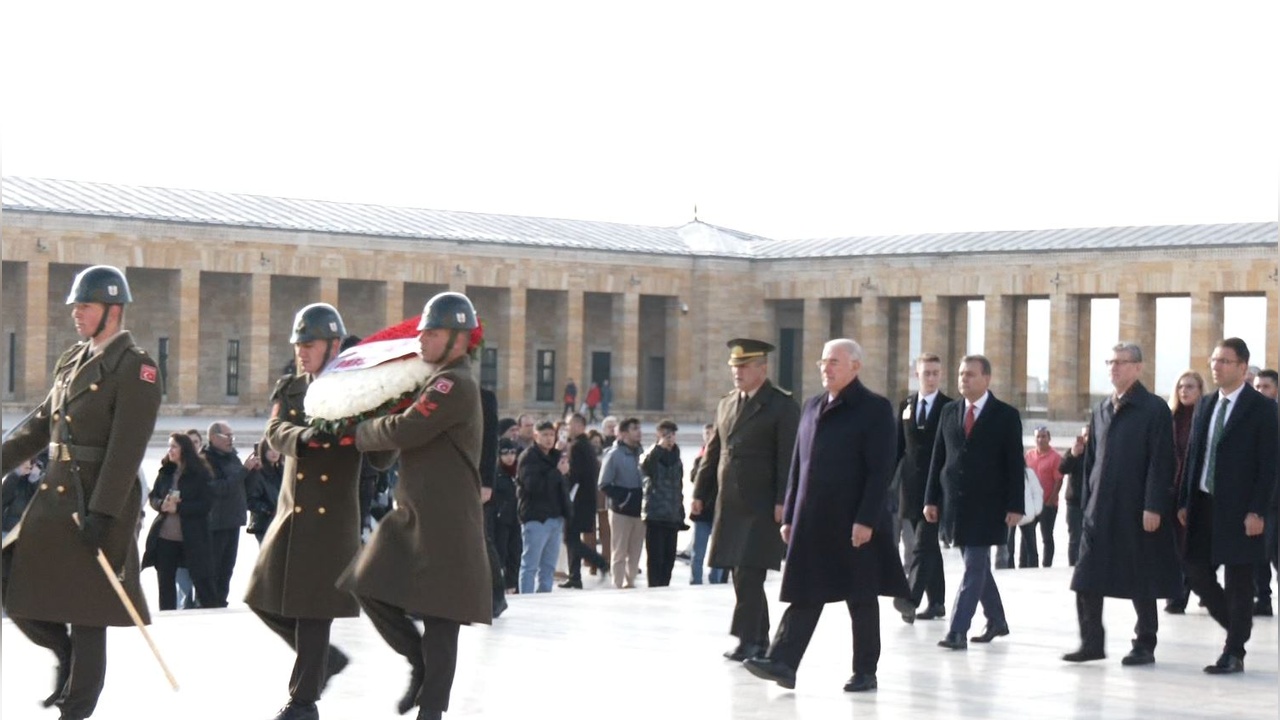 Kamu Başdenetçisi Akarca, Anıtkabir'i Ziyaret Etti