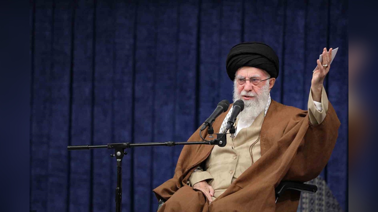 Hamaney: İsrail'in Hizbullah'ı Yok Etme Planı Yanlış