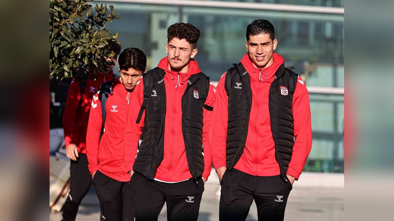 Sivasspor, Hızlı Trenle Ankara'ya Varış Gerçekleştirdi