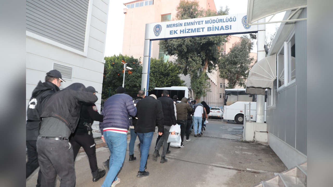 Mersin'de Fuhuş Operasyonu: 16 Kişi Tutuklandı
