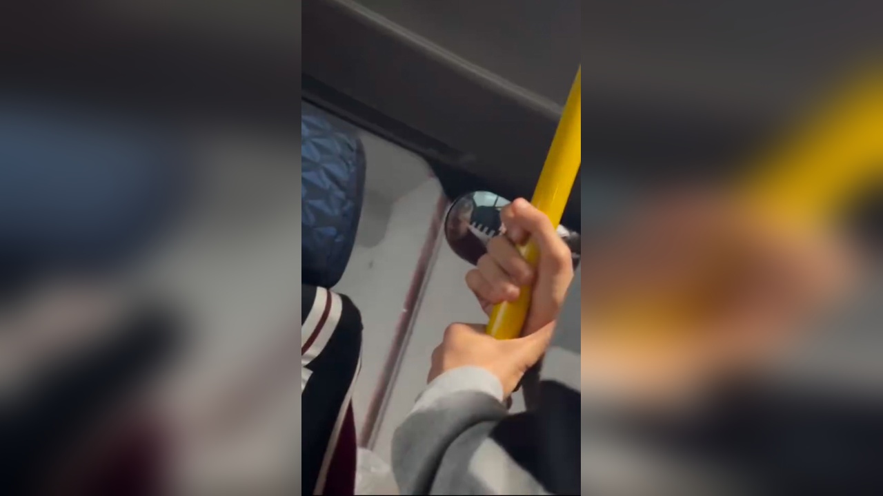 Sarıyer'de Minibüs Ücret Tartışması: Şoför Kapıları Kapatıp Yolcuları İndirmedi