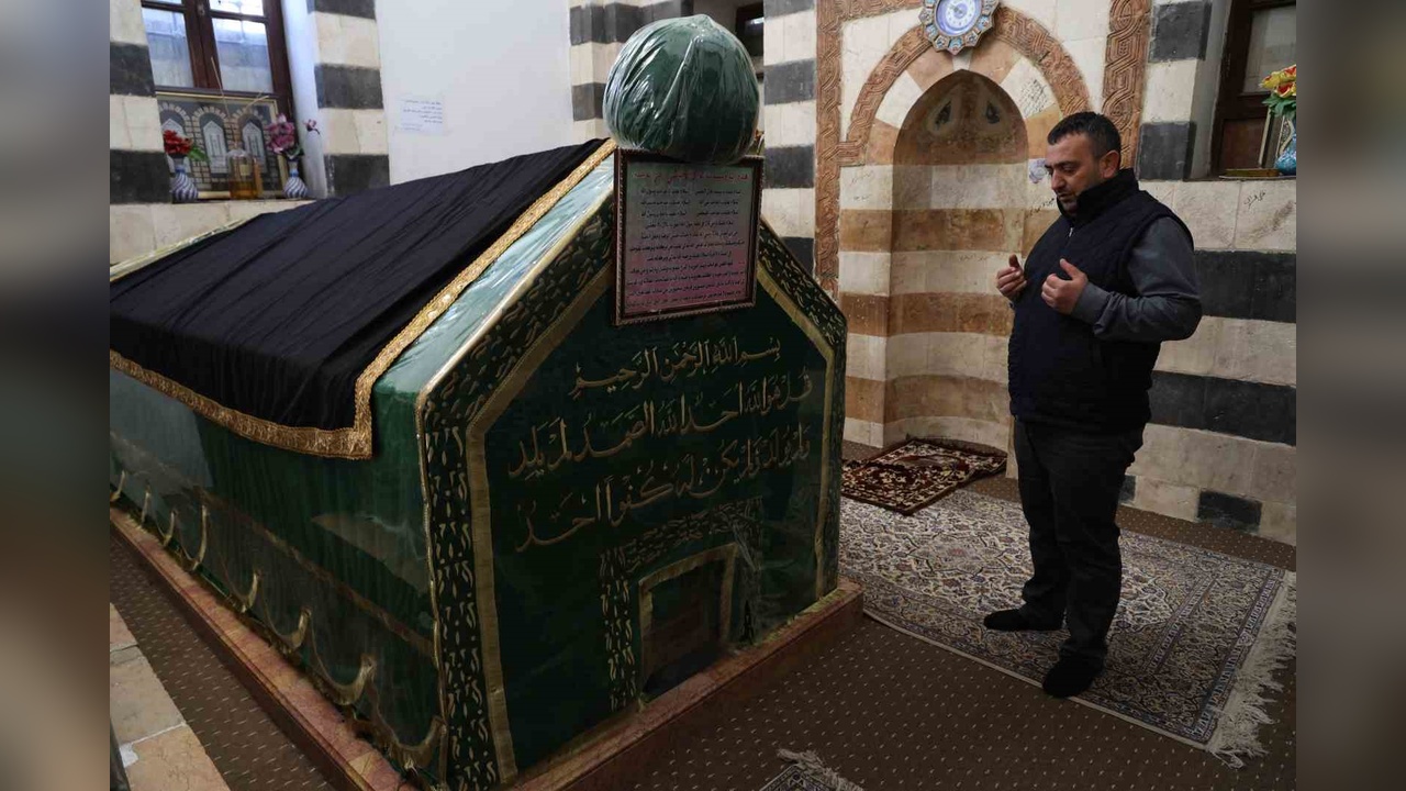 Bilal-i Habeşi'nin Son Dinlenme Yeri Ziyaretçi Akınına Uğruyor